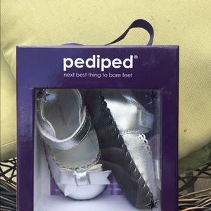 Pediped Baby Girl Silver Mary Janes NWT